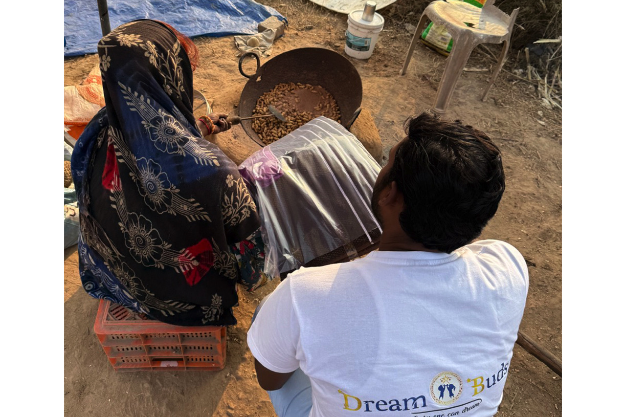 Contribution to ‘Bharat Ke Veer’/ Women Sanitation/ Help to Poor and Local Vendors